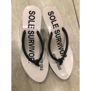 Kenneth Cole Sole Survivor Sandals Heels Size 7 Never Worn